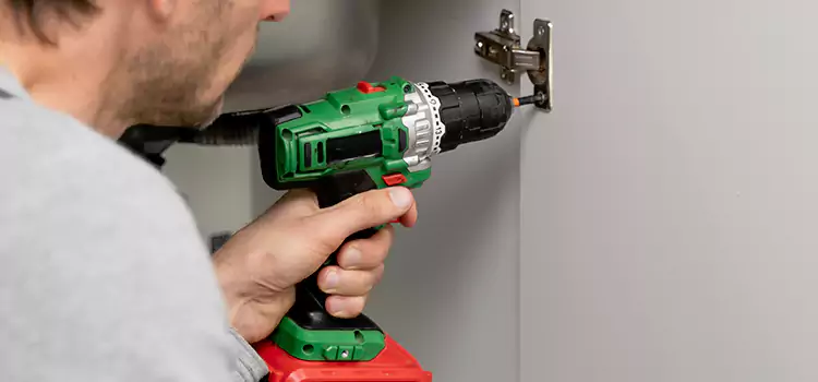 Commercial Door Hinge Repair Wellesley
